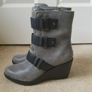 Sorel Gray & Black Wedge Boots Size 8.5